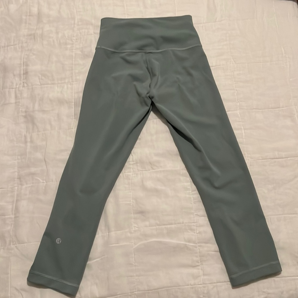 Lululemon mint green leggings size 2, barely worn great condition